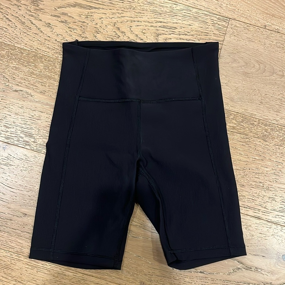Lululemon ribbed 8 inch biker shorts